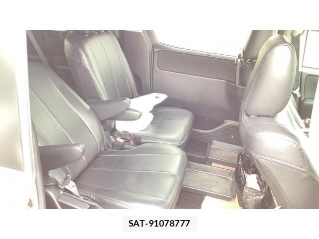 Toyota VOXY HYBRID 2014-07 8662376-15