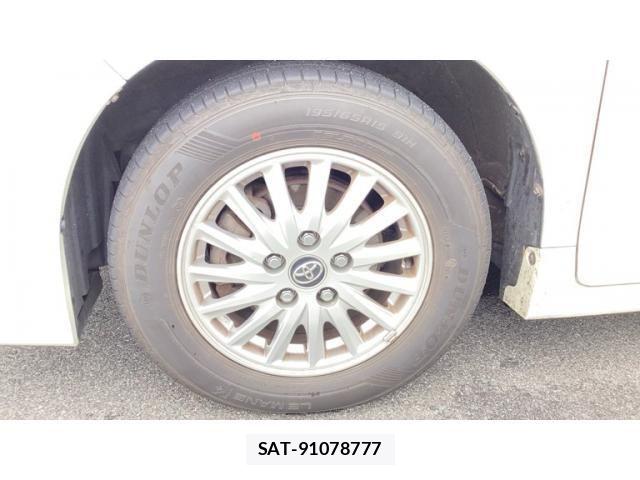 Toyota VOXY HYBRID 2014-07 8662376-2