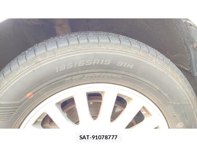 Toyota VOXY HYBRID 2014-07 8662376-3