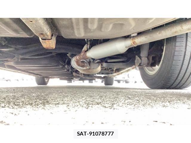 Toyota VOXY HYBRID 2014-07 8662376-6
