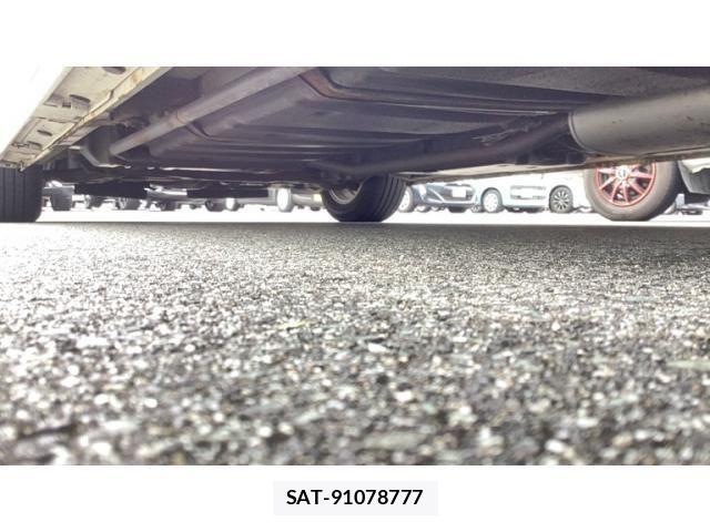 Toyota VOXY HYBRID 2014-07 8662376-7
