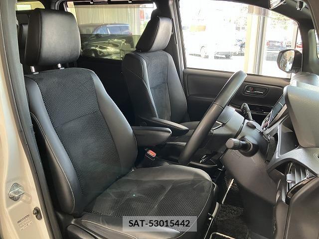 Toyota VOXY HYBRID 2021-11 8662360-15
