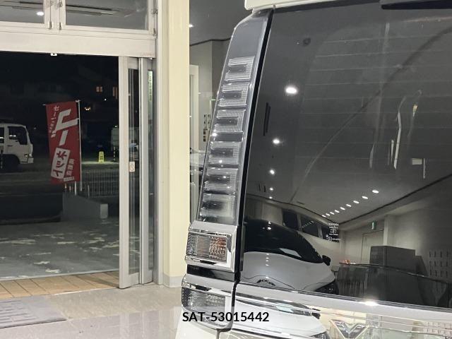 Toyota VOXY HYBRID 2021-11 8662360-29