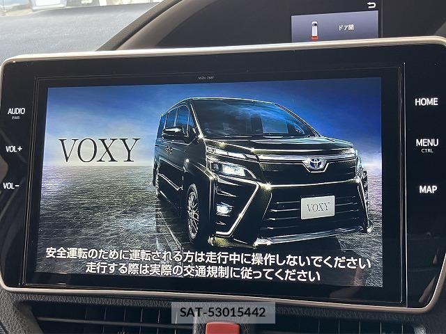 Toyota VOXY HYBRID 2021-11 8662360-3