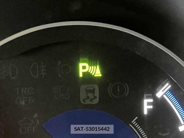 Toyota VOXY HYBRID 2021-11 8662360-6