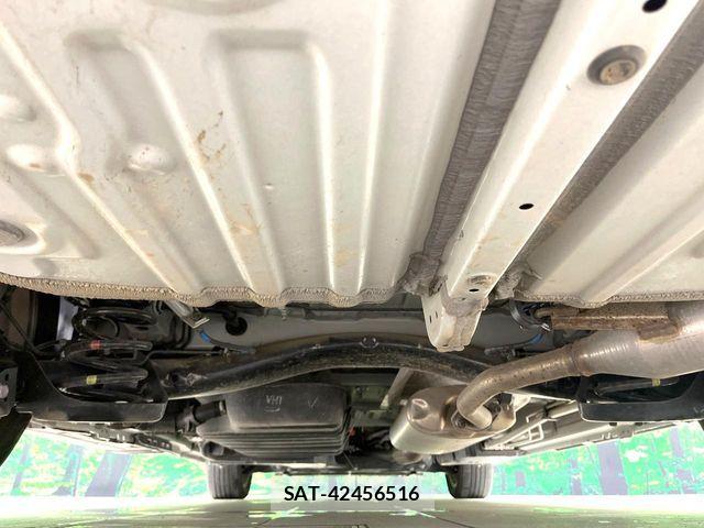 Toyota VOXY HYBRID 2023-10 8662352-19