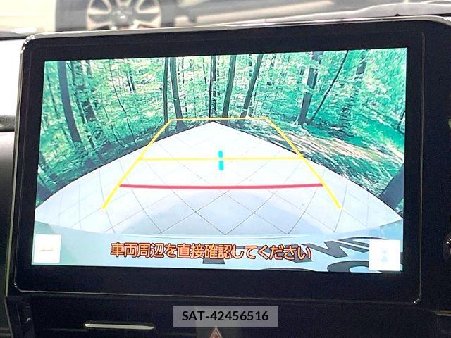 Toyota VOXY HYBRID 2023-10 8662352-3