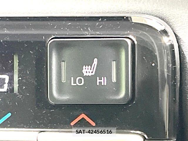 Toyota VOXY HYBRID 2023-10 8662352-7