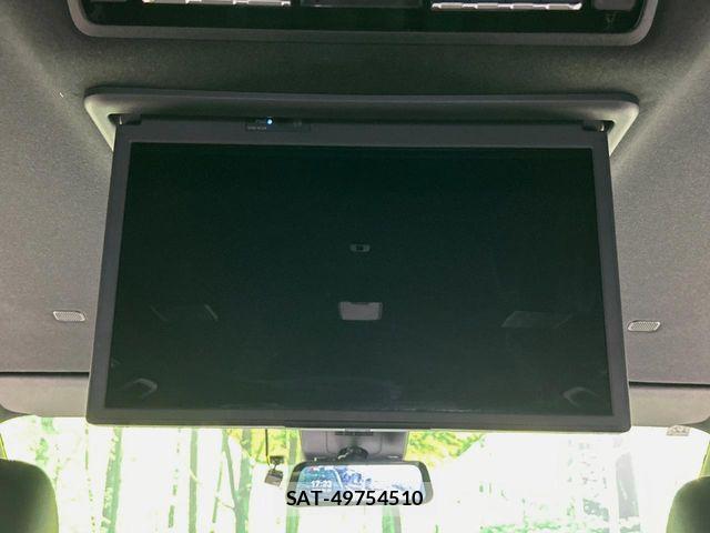 Toyota VOXY HYBRID 2022-12 8667129-2