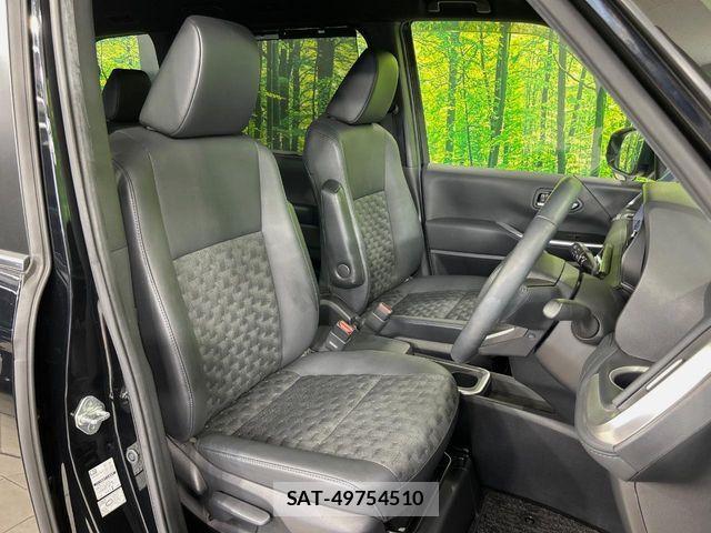 Toyota VOXY HYBRID 2022-12 8667129-7