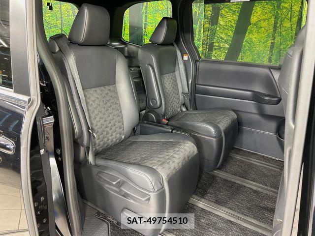 Toyota VOXY HYBRID 2022-12 8667129-8