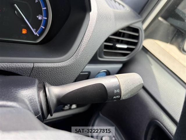 Toyota VOXY HYBRID 2014-03 8662375-22