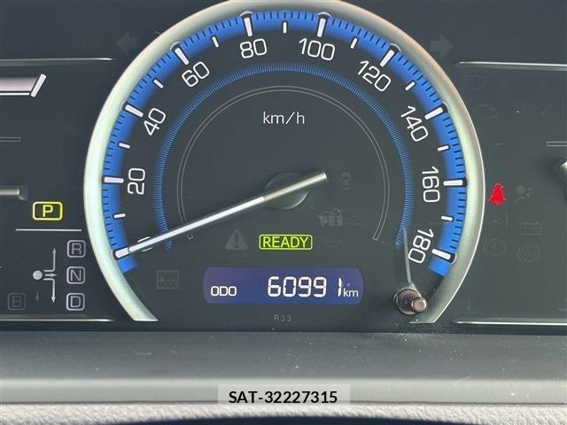 Toyota VOXY HYBRID 2014-03 8662375-23