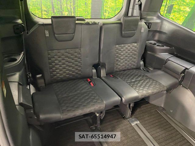 Toyota VOXY HYBRID 2023-08 8662354-10