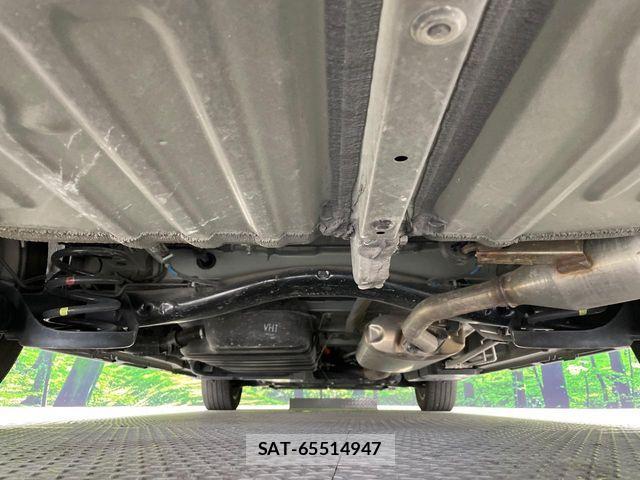 Toyota VOXY HYBRID 2023-08 8662354-18