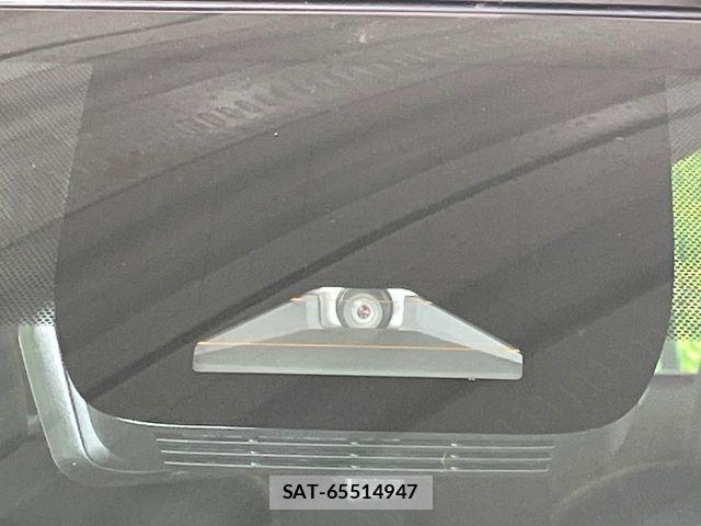 Toyota VOXY HYBRID 2023-08 8662354-4
