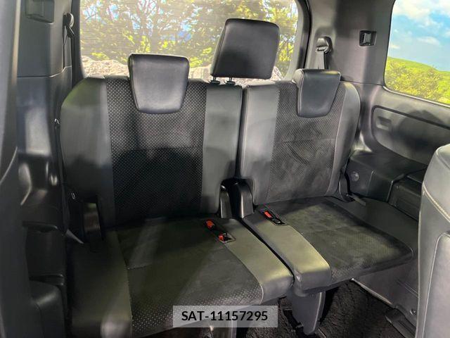 Toyota VOXY HYBRID 2021-07 8667130-10