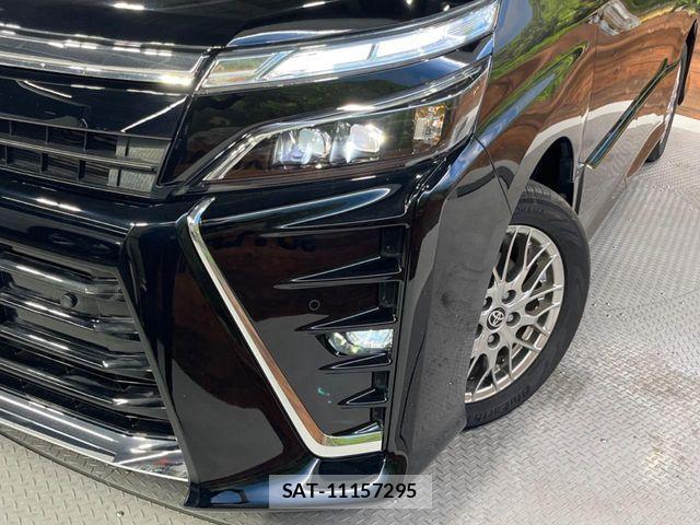 Toyota VOXY HYBRID 2021-07 8667130-13