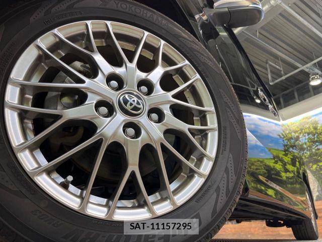 Toyota VOXY HYBRID 2021-07 8667130-14