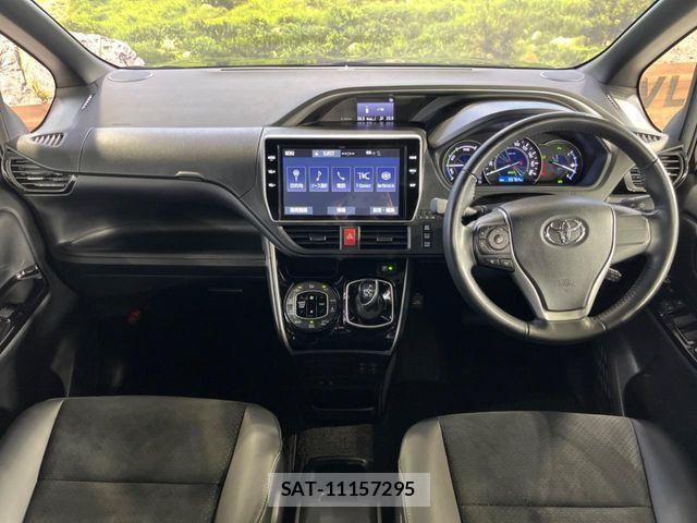 Toyota VOXY HYBRID 2021-07 8667130-2