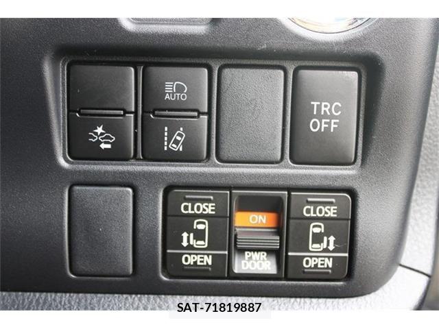 Toyota VOXY HYBRID 2018-12 8667134-2