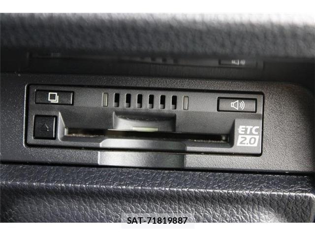 Toyota VOXY HYBRID 2018-12 8667134-5