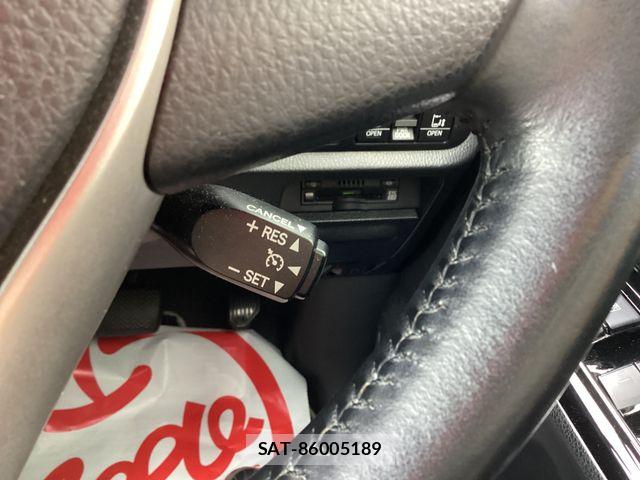 Toyota VOXY HYBRID 2020-07 8662362-10