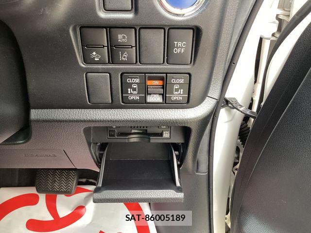 Toyota VOXY HYBRID 2020-07 8662362-5