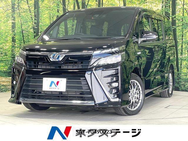Toyota VOXY HYBRID 2017-10 8686916-0