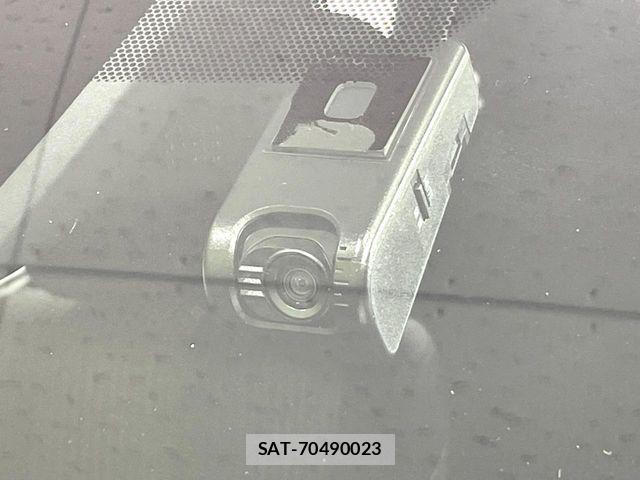 Toyota VOXY HYBRID 2017-10 8686916-1
