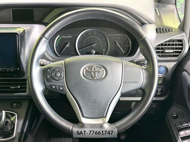 Toyota VOXY HYBRID 2016-03 8686919-11