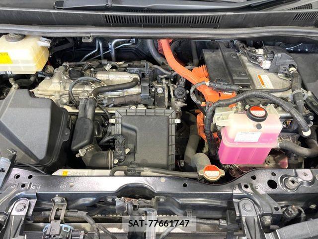 Toyota VOXY HYBRID 2016-03 8686919-18