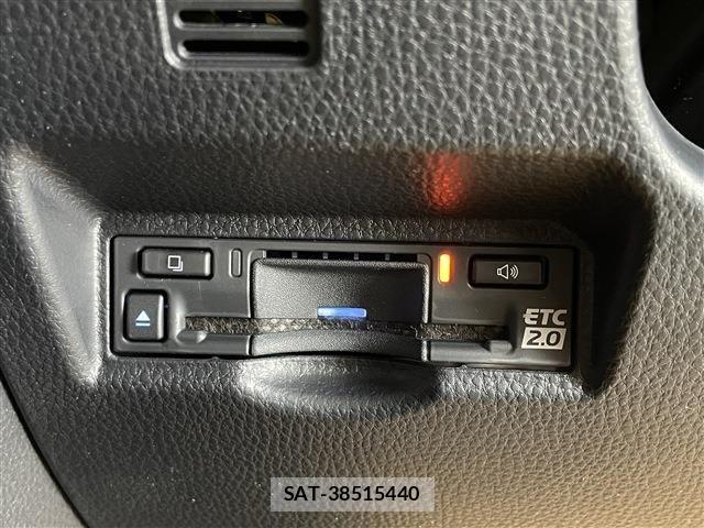 Toyota VOXY HYBRID 2026-07 8686904-17