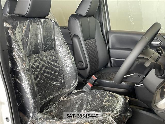 Toyota VOXY HYBRID 2026-07 8686904-21