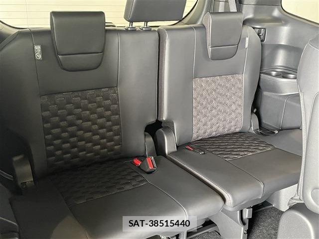 Toyota VOXY HYBRID 2026-07 8686904-27