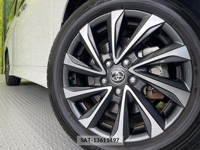 Toyota VOXY HYBRID 2023-08 8686910-14