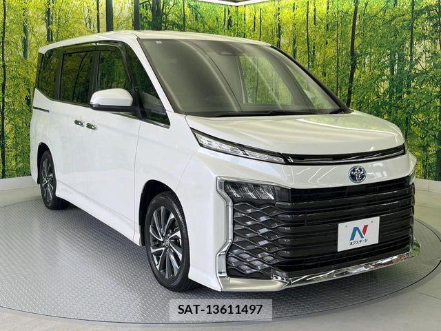 Toyota VOXY HYBRID 2023-08 8686910-17