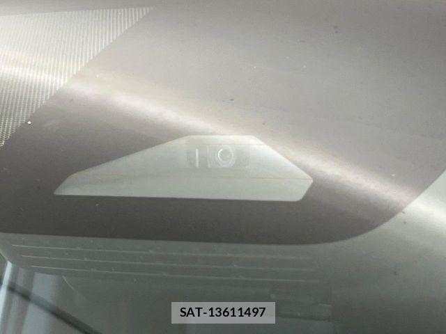 Toyota VOXY HYBRID 2023-08 8686910-3
