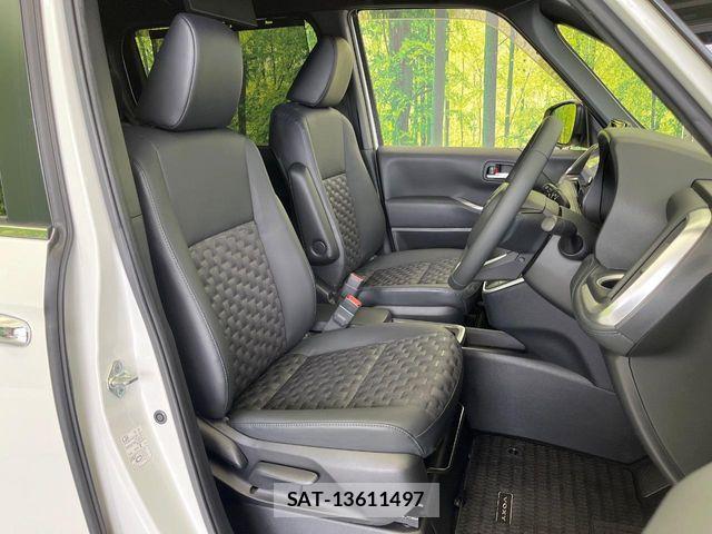 Toyota VOXY HYBRID 2023-08 8686910-8