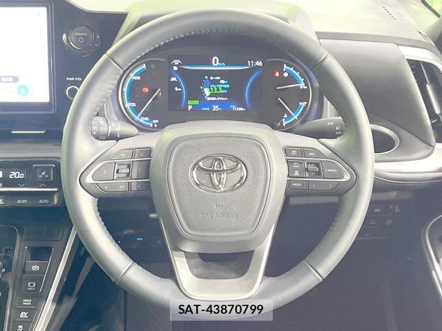 Toyota VOXY HYBRID 2024-12 8686906-11