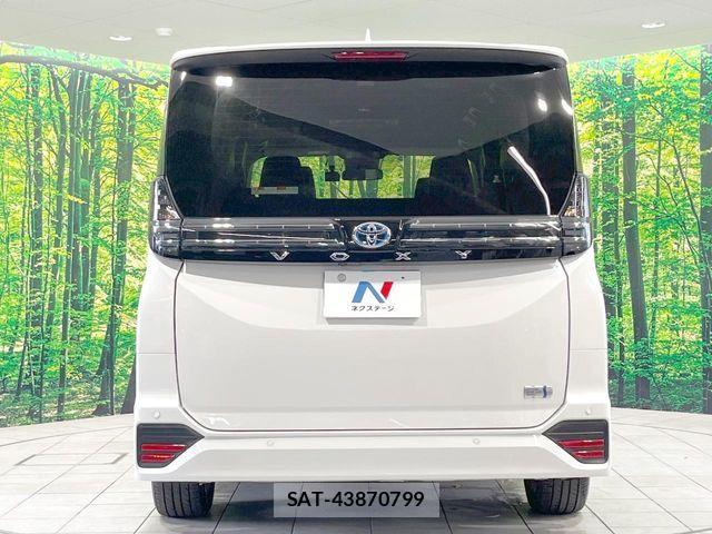 Toyota VOXY HYBRID 2024-12 8686906-15