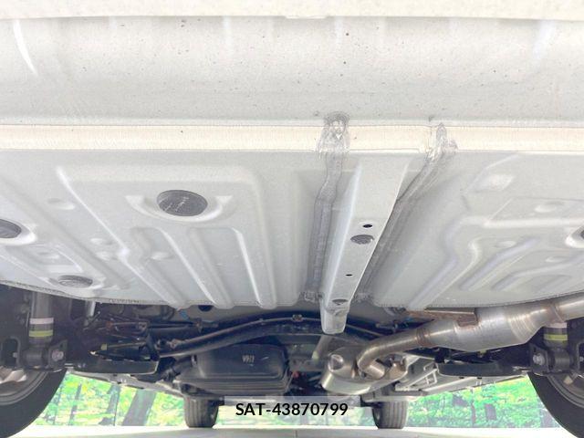 Toyota VOXY HYBRID 2024-12 8686906-18