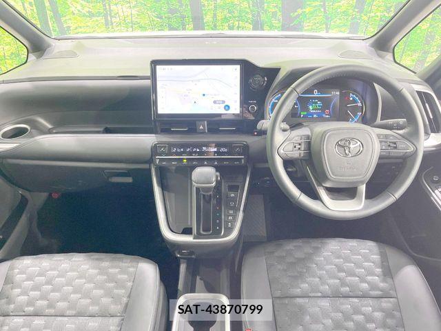 Toyota VOXY HYBRID 2024-12 8686906-1