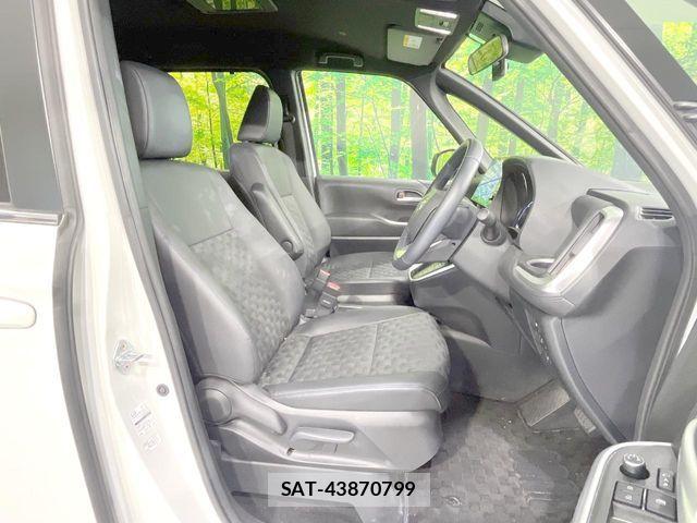 Toyota VOXY HYBRID 2024-12 8686906-7