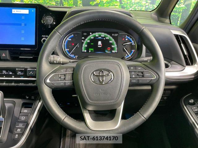 Toyota VOXY HYBRID 2025-04 8686908-11