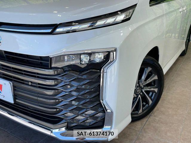 Toyota VOXY HYBRID 2025-04 8686908-12