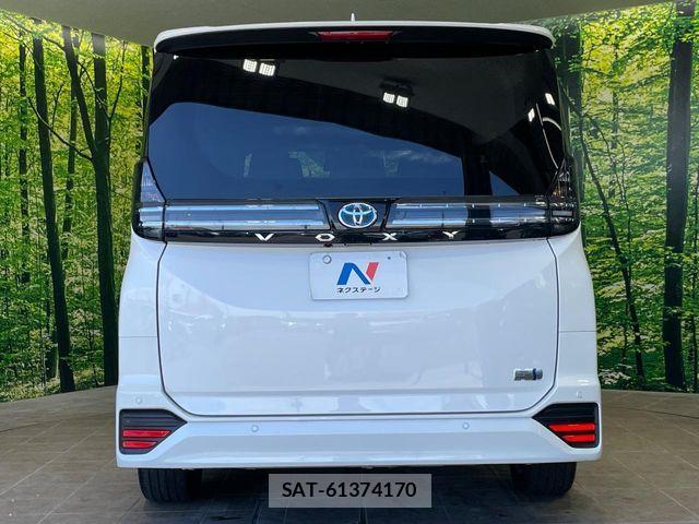 Toyota VOXY HYBRID 2025-04 8686908-15
