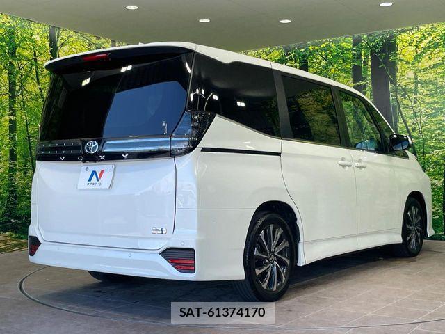 Toyota VOXY HYBRID 2025-04 8686908-17
