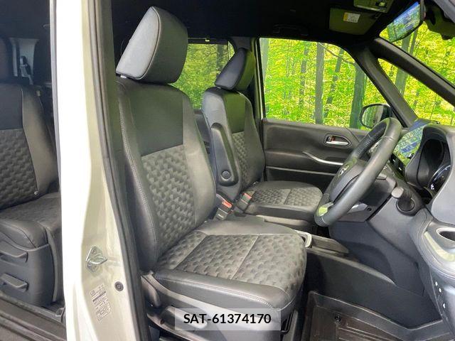 Toyota VOXY HYBRID 2025-04 8686908-7