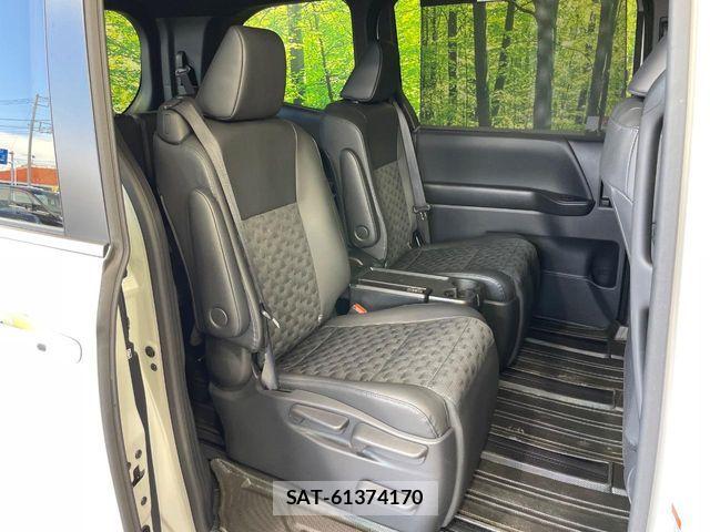 Toyota VOXY HYBRID 2025-04 8686908-8